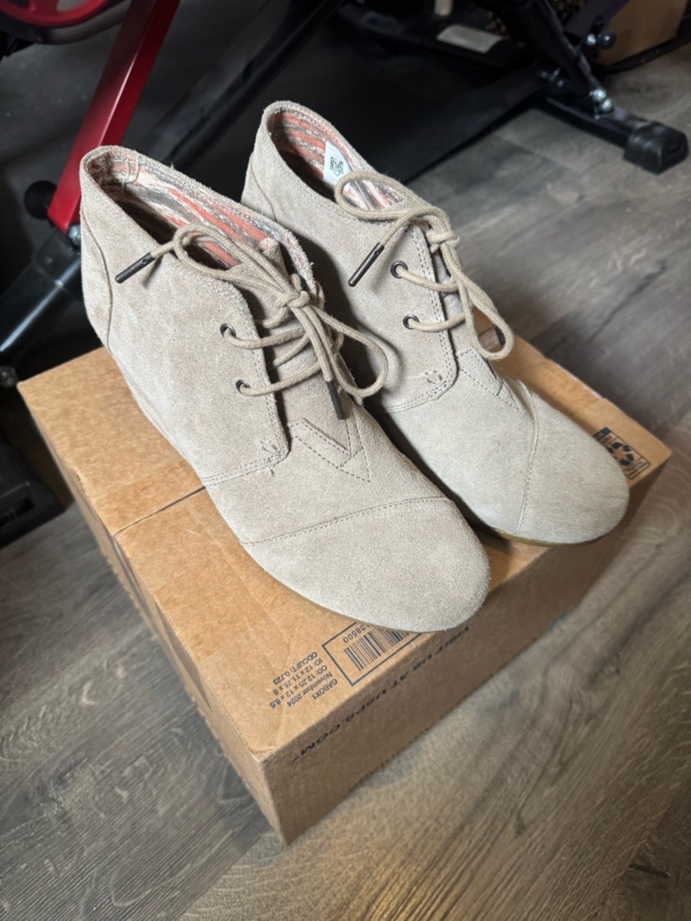 Toms Women's Beige Suede Ankle Booties Sz 11